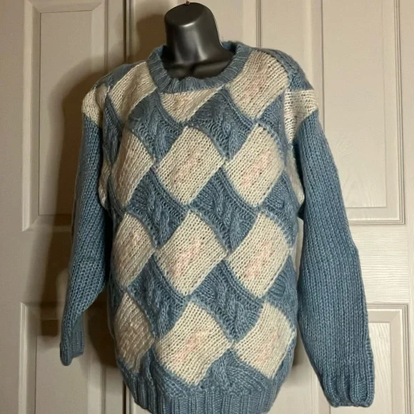 Via L. A. woman’s knit crew neck sweater. Size M - Picture 1 of 4